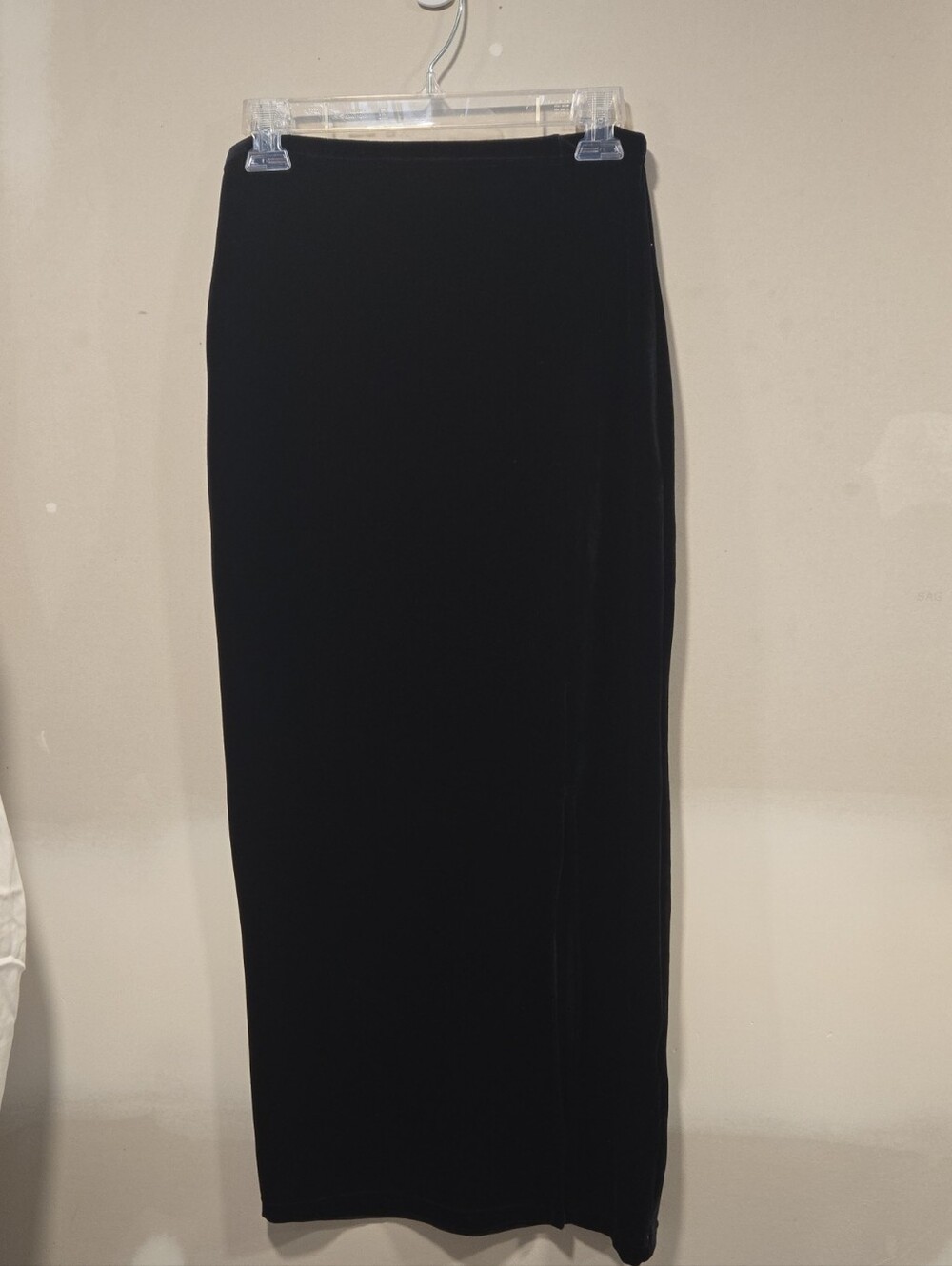 Henne Black Maxi Skirt - Long Fitted Style
